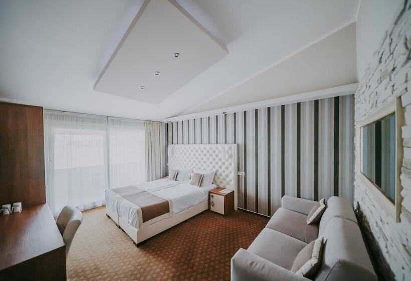 اتاق لوکس با بالکن و چشم‌انداز دریا, Rooms Nadia