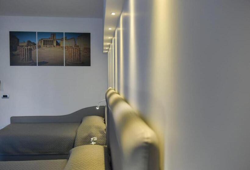 Четырехместный Номер Стандарт с Балконом, Pompei Inn Ruins B&b Luxury Suite