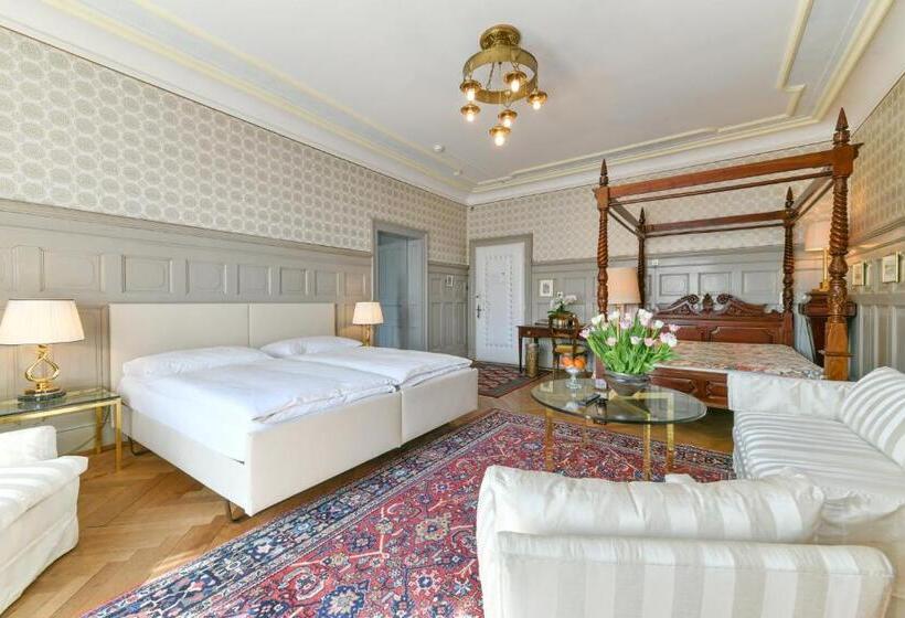 غرفة عائلية, Park Villa