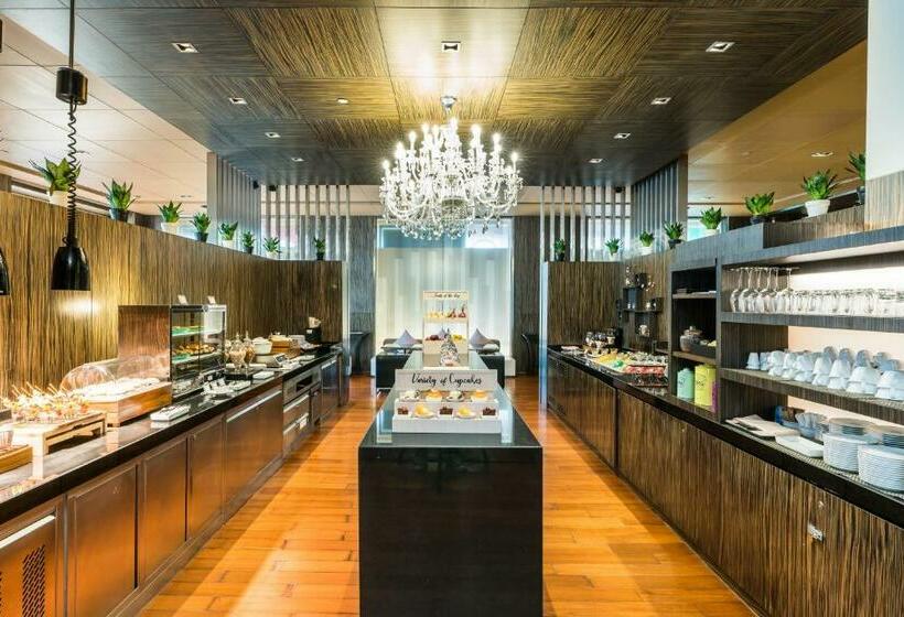 سوییت اجرایی, Pathumwan Princess Hotel   Sha Extra Plus Certified