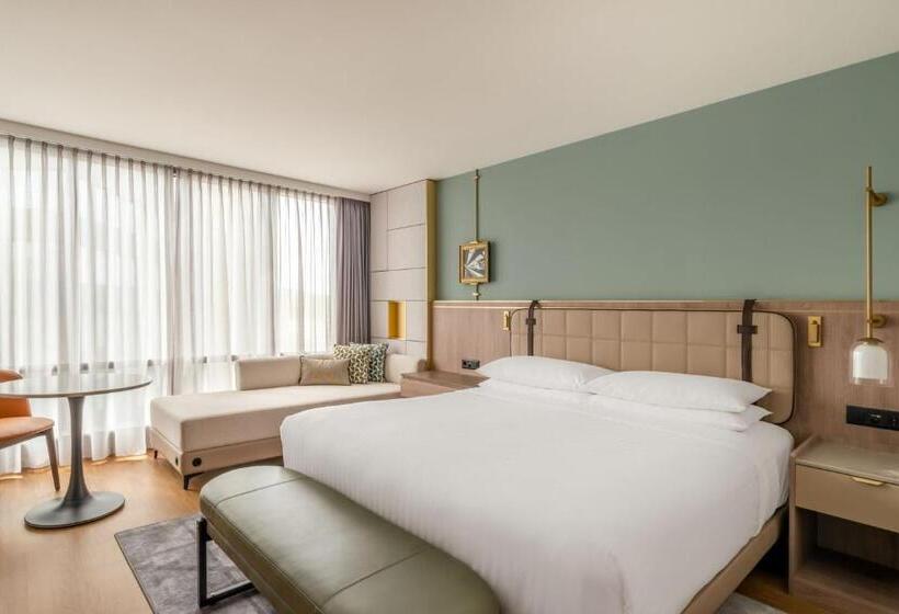 اتاق سوپریور با تخت بزرگ, Zurich Marriott