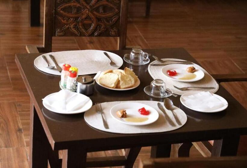 اتاق اکونومی یک تخته, Fikirandray Lodge