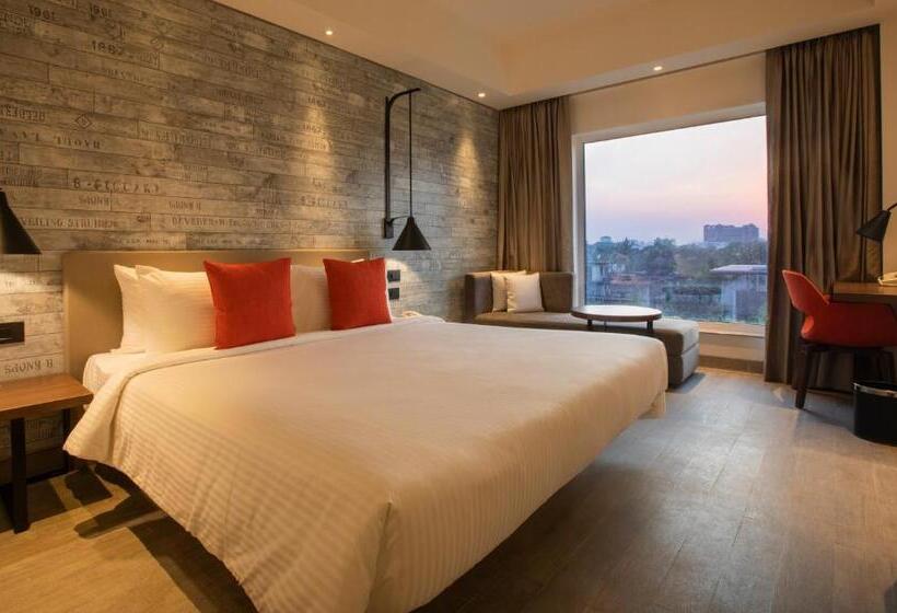 行政套房, Lemon Tree Premier City Center Pune