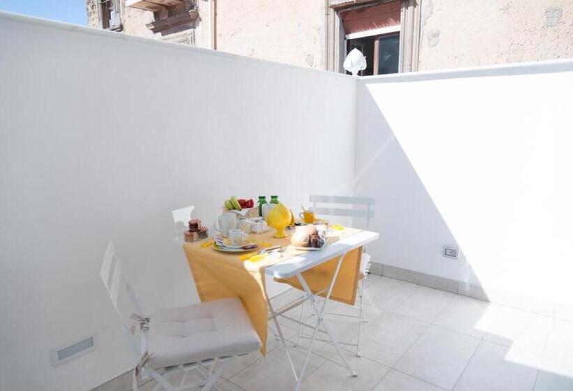 غرفة قياسية مزوَّدة بشُرفة, Sorrento Stylish Rooms