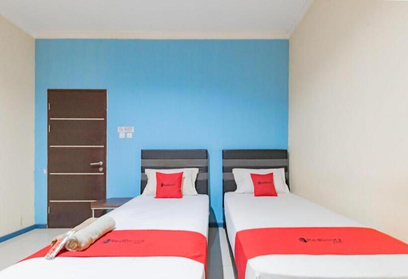 Номер Deluxe, Reddoorz Syariah @ Pangeran Suryanata Samarinda