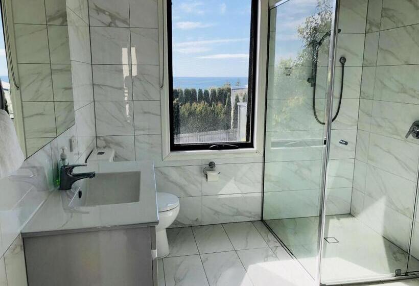 2 Bedroom Deluxe Apartment Sea View, Apollo Bay Seal Apartments