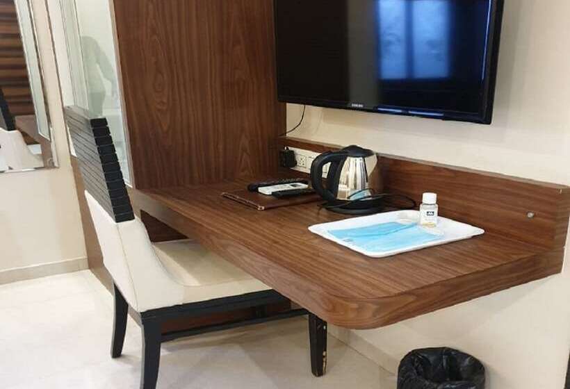 غرفة ديلوكس, Raj Palace