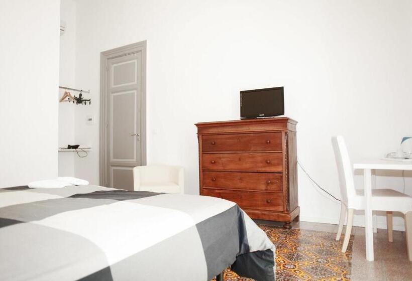 اتاق استاندارد با بالکن, B&b Barone Sieri Pepoli