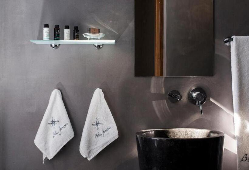 스위트, Blue Jasmine Suites