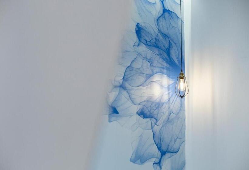 스위트, Blue Jasmine Suites