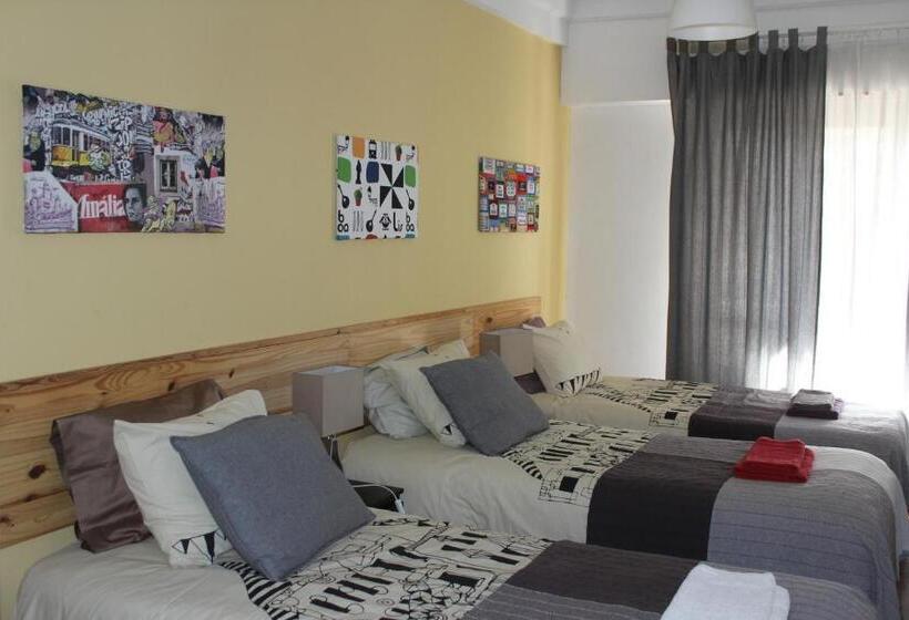 Трехместный Номер Стандарт с Балконом, Tripgeo Guesthouse