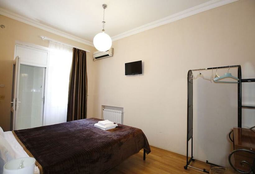 آپارتمان عادی 1 خوابه, Green Flower