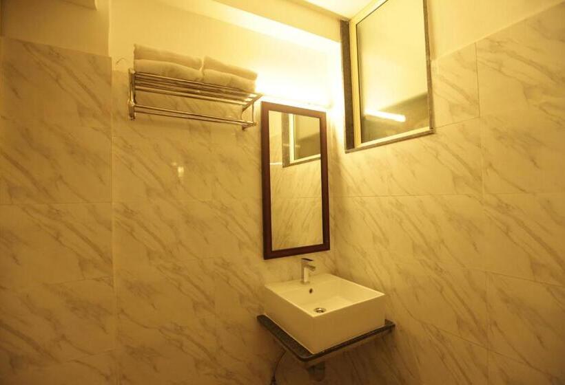 디럭스 룸, Grand Cascade Chennai