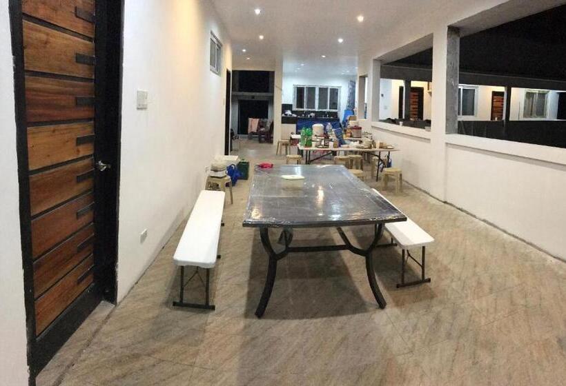 Четырехместный Номер Deluxe, Seabreeze Beach Lodge