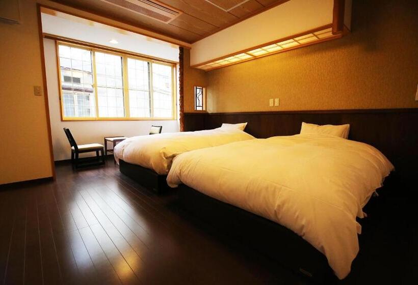 Семейный Номер, Nakajimaya Ryokan