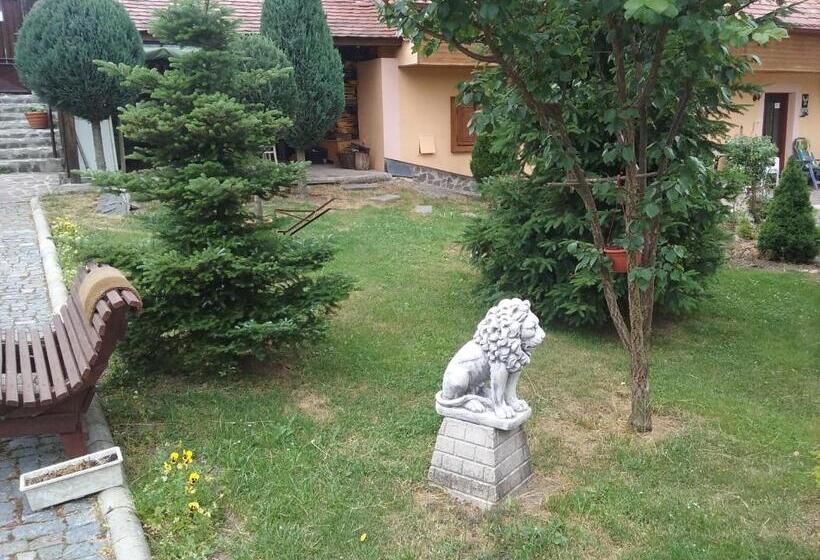 Апартаменты 1 Спальня с Террасой, Penzion Hugo