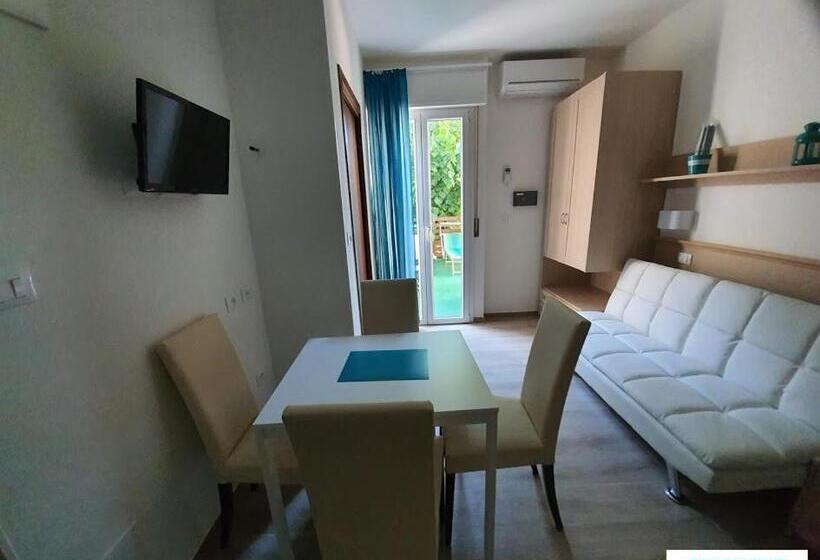 带露台的套间, Airone Cervia B&b Camere E Appartamenti