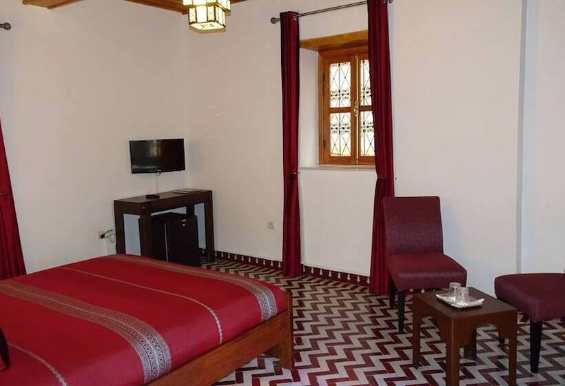 سوییت با چشم‌انداز استخر, Riad Sabah