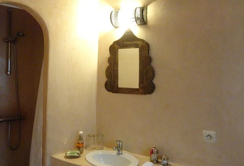 اتاق استاندارد چهار تخته, Riad Sabah