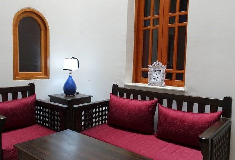 اتاق راحتی سه تخته, Riad Sabah