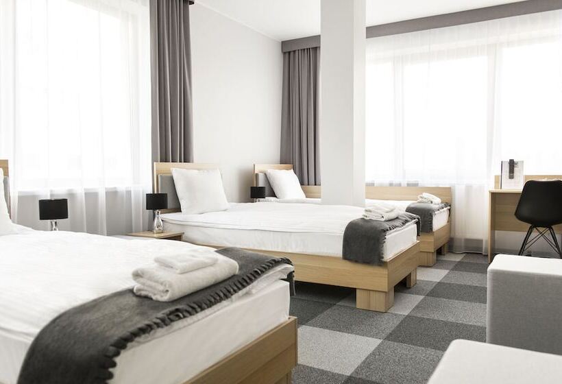Четырехместный Номер Стандарт, Waw Hotel Airport Okęcie