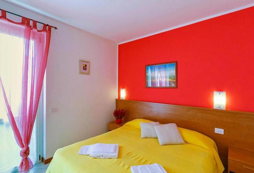 Апартаменты 2 Спальни, Residence La Collina