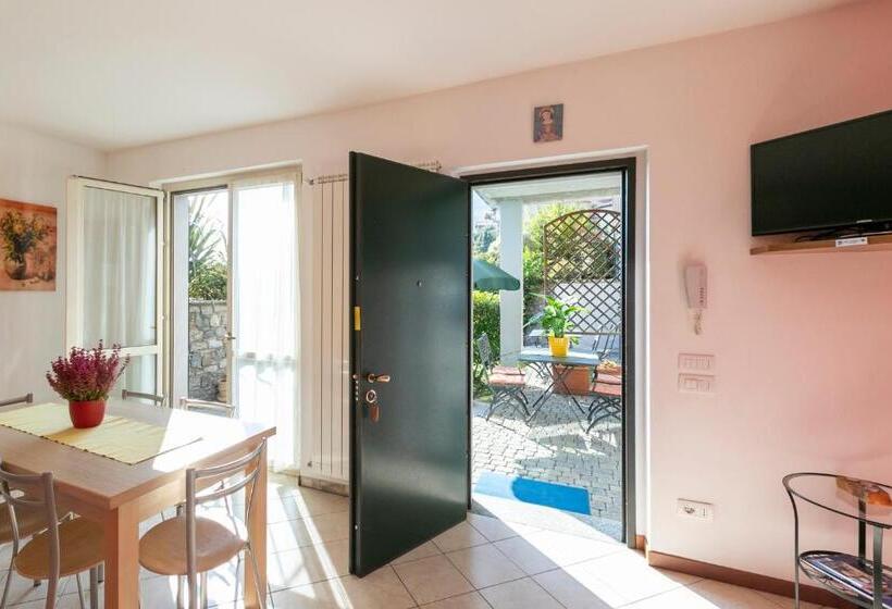 2 Bedroom Apartment with Views, Residence La Collina