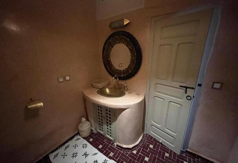 اتاق لوکس, Riad Ecila