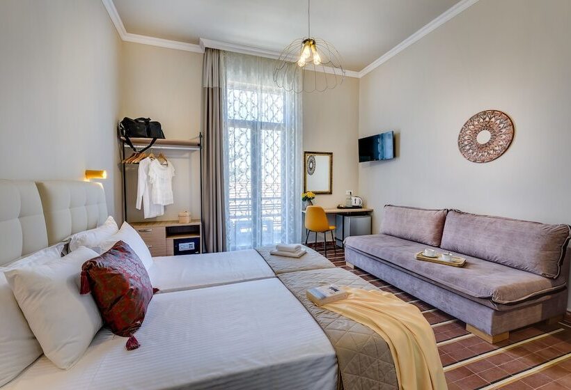 Deluxe Suite, Mosaic