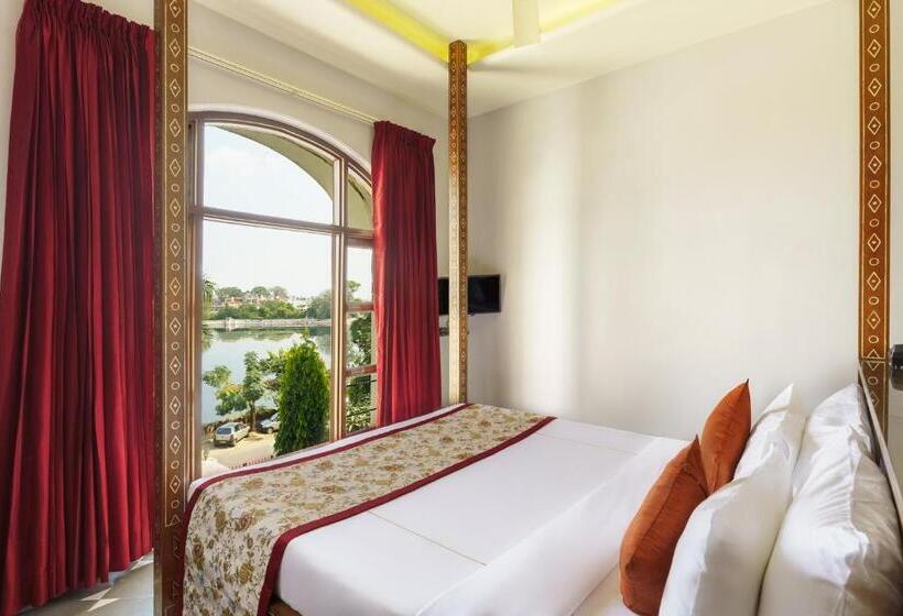 Suite with lake view, Brahma Niwas   Best Lake View Hotel In Udaipur