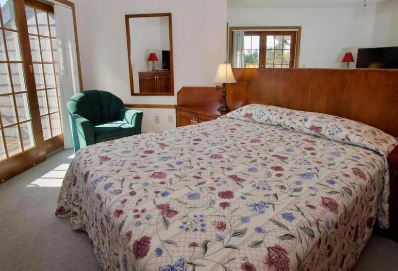 Люкс Вид на Бассейн, Baileys Harbor Yacht Club Resort