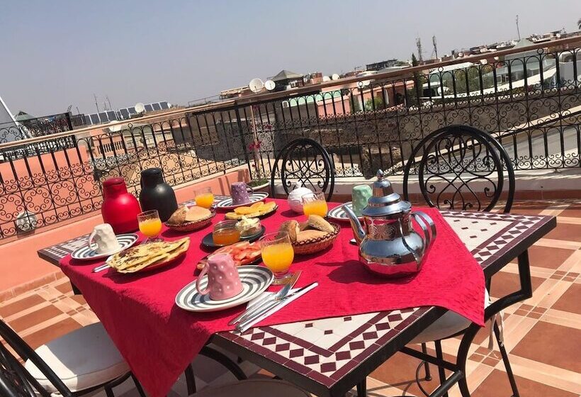 تختخواب در اتاق مشترک, Hostel Amour D Auberge