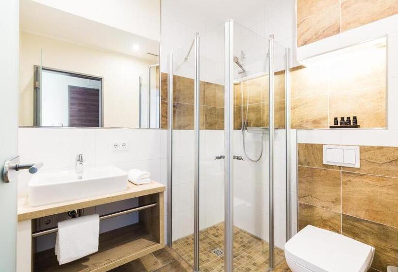 싱글 디럭스 룸, Sky Hotel Cloppenburg