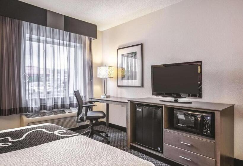 Номер Стандарт Адаптированный для Инвалидов, La Quinta By Wyndham Hartford Bradley Airport
