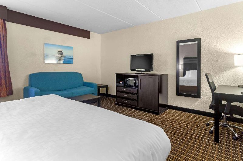 מיטת קינג בסוויטה, Sleep Inn & Suites West Knoxville