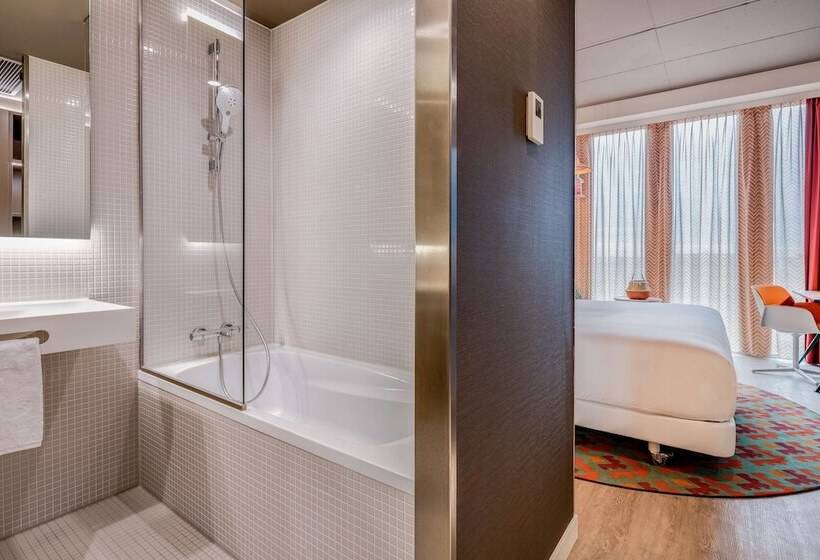 Standard Room, Nhow Amsterdam Rai