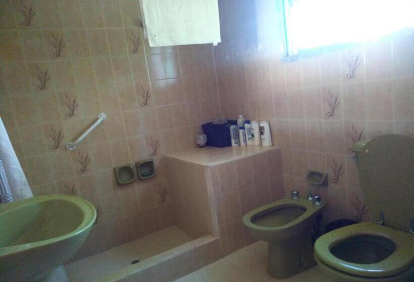 Дом 3 Спальни, Gaia Hostal