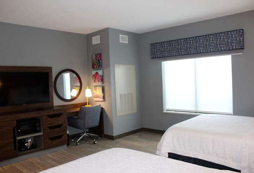 장애인을 위한 스탠다드 룸, Hampton Inn Cedar Falls Downtown