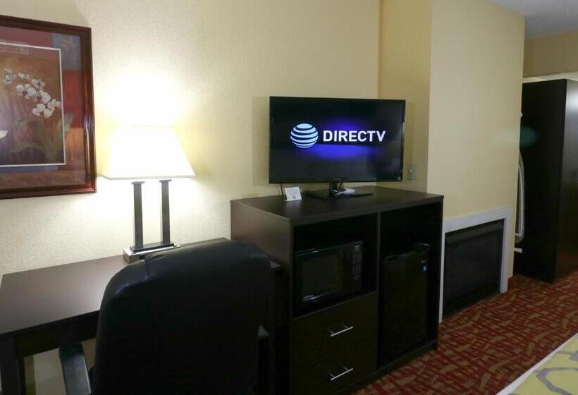 Deluxe Studio, Baymont By Wyndham Sevierville Pigeon Forge