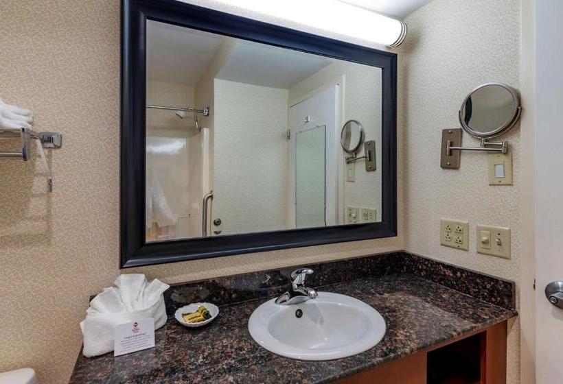 חדר סטנדרט עם מרפסת, Best Western Plus Inn At Hunt Ridge