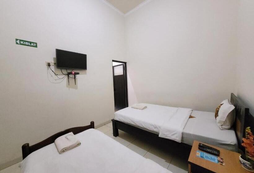 Номер Стандарт, Ndalem Katong Guest House Ponorogo
