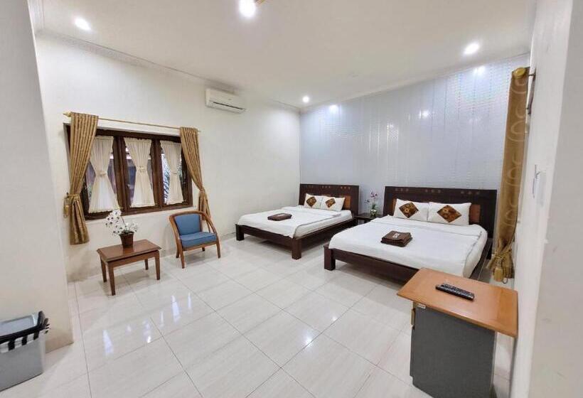 Family Suite, Ndalem Katong Guest House Ponorogo