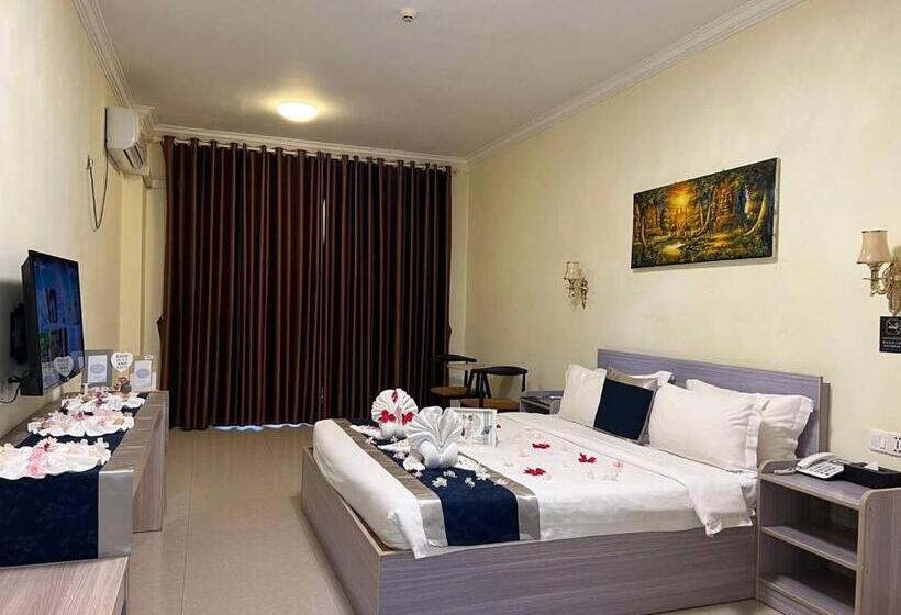 Номер Deluxe Кровать Кинг, City Comfort Airport Hotel Phnom Penh