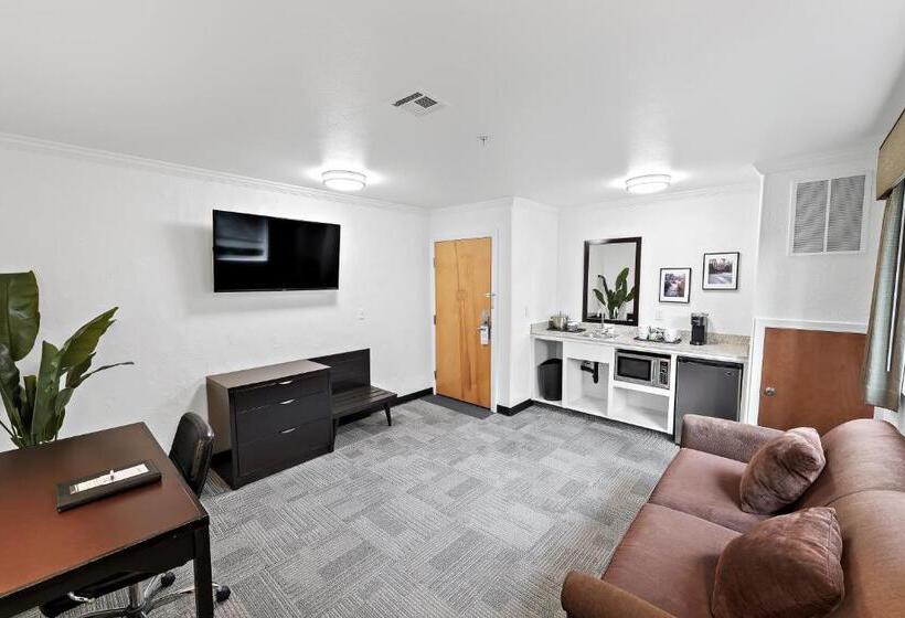 Люкс Повышенной Комфортности, Best Western Wesley Inn & Suites