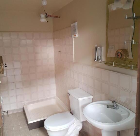 اتاق استاندارد یک تخته با سرویس بهداشتی مشترک, Hostel Buen Descanso