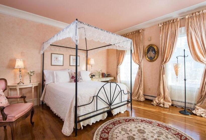Номер Стандарт с Гидромассажем, Captain Farris House