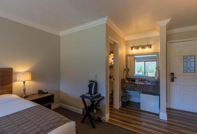 스탠다드 룸 킹사이즈 침대, Cedars Resort
