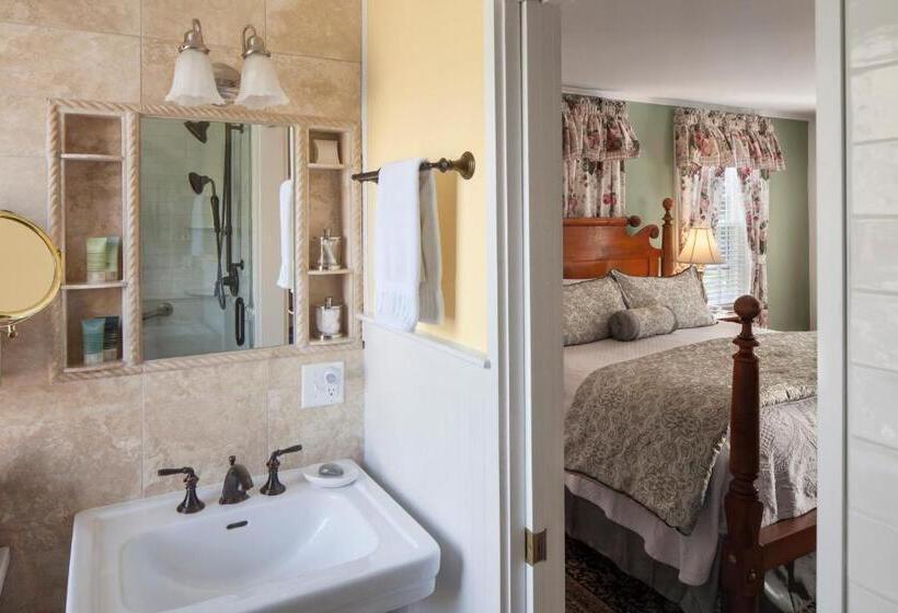 Номер Deluxe Кровать Кинг, Captain's House Inn