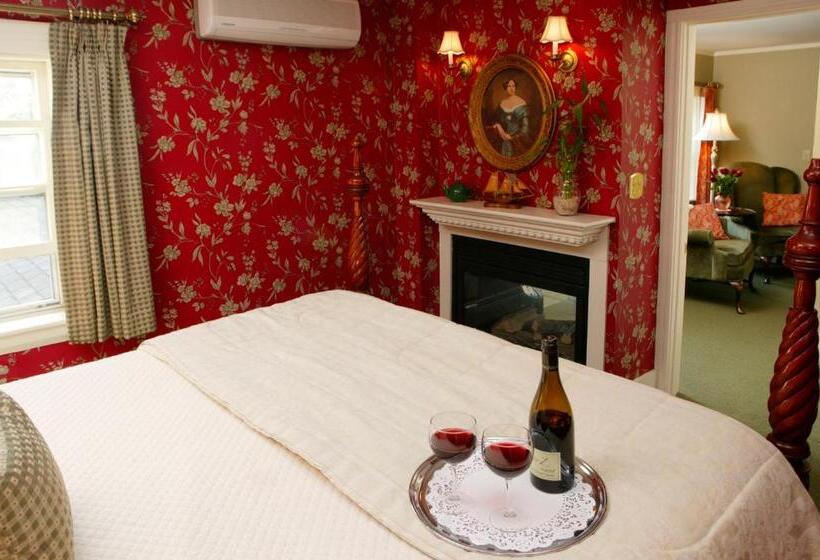 Люкс Повышенной Комфортности, Captain's House Inn