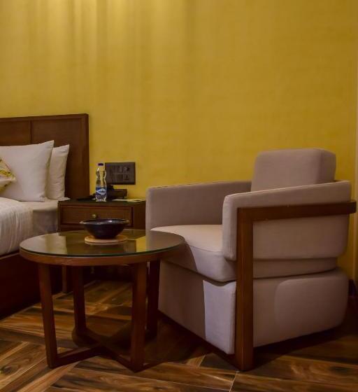 اتاق لوکس, The Summer House, Pachmarhi   Am Hotel Kollection